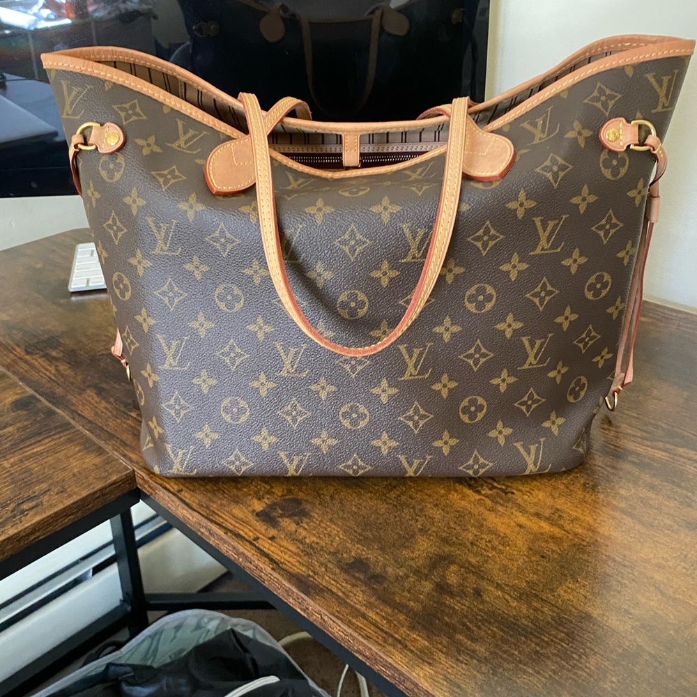 Louis Vuitton Neverfull MM bought July 2020